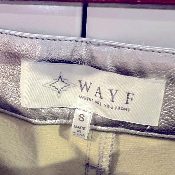 200. NWT WAYF Metallic Silver Faux Leather Pants Small - Picture 8 of 8